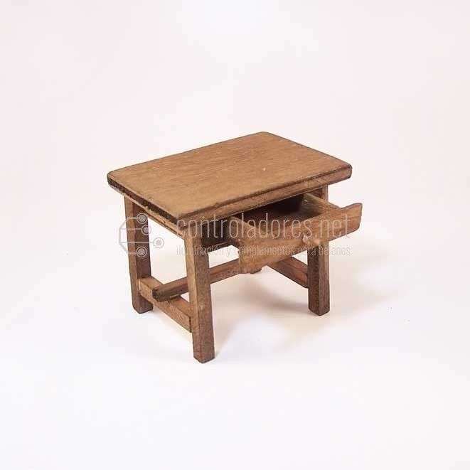 Mesa madera con cajón 9x6x7